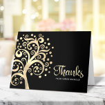 Bat Mitzvah Black Gold Foil Tree of Life Script Bedankkaart<br><div class="desc">Zorg ervoor dat je favoriete Bat Mitzvah haar waardering show aan iedereen die haar mijlpaalevenement heeft ondersteund! Stuur deze verfijnde, gepersonaliseerde bedankkaart! Een grafische faux gouden folie met fonkelende davidster en stip "bladeren", samen met gouden folie kalligrafie script, bedekt een rijke, zwarte achtergrond. Faux gouden glitter confetti en een gouden...</div>