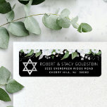 Bat Mitzvah Black Silver Floral Return Address Etiket<br><div class="desc">Wees trots, verheug en vier deze mijlpaal van je favoriete Bat Mitzvah wanneer je dit geavanceerde, gepersonaliseerde etiket van je retouradres gebruikt! Een prachtige, verbluffende, witte en faux zilveren glitter florale waterverf, faux Silver folie Star of David en white sans serif typografie bedekken een dramatische zwarte achtergrond Personaliseer de aangepaste...</div>