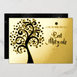Bat Mitzvah Black Tree of Life Script Echt Goud Folie Uitnodiging<br><div class="desc">Wees trots, blij en toon deze mijlpaal van je favoriete Bat Mitzvah! Deze grafische, zwarte boom van het leven met de dunne Ster van David en de punt "bladeren" met het zwarte kalligrafische manuscript op een verfijnde, echte gouden achtergrond, is de perfecte uitnodiging voor deze speciale gelegenheid. Een faux gouden...</div>