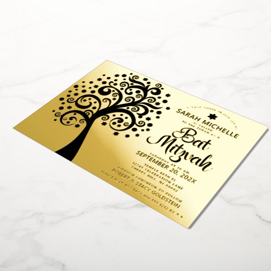 Bat Mitzvah Black Tree of Life Script Echt Goud Folie Uitnodiging (Gedraaid)
