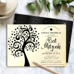 Bat Mitzvah Black Tree of Life Script Echt Goud Folie Uitnodiging<br><div class="desc">Wees trots, blij en toon deze mijlpaal van je favoriete Bat Mitzvah! Deze grafische, zwarte boom van het leven met de dunne Ster van David en de punt "bladeren" met het zwarte kalligrafische manuscript op een verfijnde, echte gouden achtergrond, is de perfecte uitnodiging voor deze speciale gelegenheid. Een faux gouden...</div>