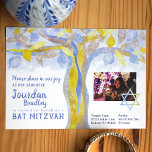 Bat Mitzvah - Boom Kaart<br><div class="desc">Eet je Bat Mitzvah met een geel en blauw glitterboomontwerp. Uitnodigingen zijn prachtig voorzien van een foto met een bekende ster van David. Breng dit ontwerp naar een andere kaart of partijdecoratie over. Pas de tekst eenvoudig aan en wijzig hem van plaats!</div>