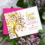Bat Mitzvah Chic Goud Roze & Rode Folie Boom van h Save The Date<br><div class="desc">Zorg ervoor dat al je vrienden en familieleden de mijlpaal van je dochter Bat Mitzvah kunnen vieren! Stuur deze prachtige, grafisch faux gouden folie met fonkelende roze, sinaasappel en rode davidster en stip "bladeren" op een witte achtergrond, gepersonaliseerde "Save the Date" aankondigingskaart. Een kleine, donkerrode davidster met daaroverheen hete roze...</div>