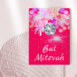 Bat Mitzvah Floral Pink Disco Ball Kaart<br><div class="desc">Plaats de scène voor een Disco-themafeest. Roze is de achtergrondkleur voor dit florale Disco-ballelegant aangepast ontwerp van de Bat Mitzvah. Zilverkleurde vlekken zijn ook op het ontwerp. Verander gemakkelijk de informatie voor uw eigen douanevergroting. Van een reeks aangepaste briefpapieren uit Chessie's Fine Design.</div>