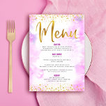 Bat Mitzvah Gold Glitter Folie Roze Waterverf Menu<br><div class="desc">Wees trots, verheug je en laat deze mijlpaal van je favoriete Bat Mitzvah zien met een feest om trots op te zijn! Verleiding uw gasten met dit prachtige, moderne, feestmaaltijdmenu, met sprankelende gouden faux folie en glitter stippen en typografie script tegen een zacht roze waterverf achtergrond. Haar naam, datum van...</div>