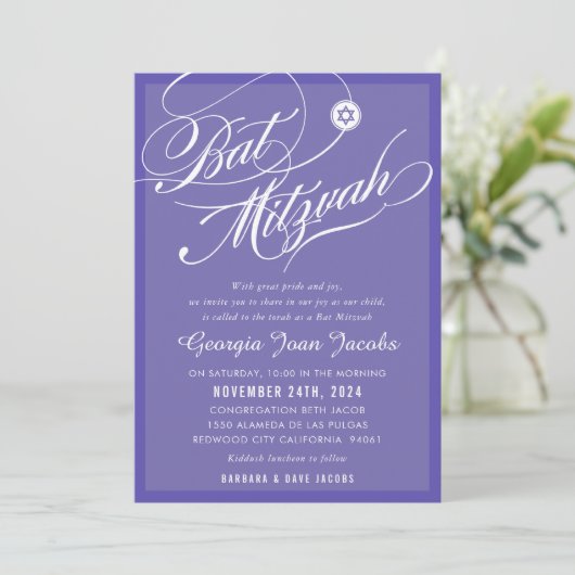 BAT MITZVAH Modern Elegant Script Lavendel paarse Kaart (Staand voorkant)