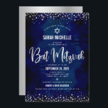 Bat Mitzvah Modern Navy Silver Glitter Folie Scrip Kaart<br><div class="desc">Wees trots, verheug je en laat deze mijlpaal van je favoriete Bat Mitzvah zien! Stuur deze prachtige, moderne, geavanceerde, gepersonaliseerde uitnodiging voor een evenement om te onthouden. Graphic faux silver folie kalligrafie script, Star of David, en glitter confetti, overlay een rijke, dramatische, marineblauwe waterverf achtergrond. Een faux zilveren ster van...</div>