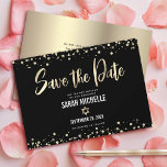 Bat Mitzvah Modern Zwart Goud Glitter Script Bold Save The Date<br><div class="desc">Zorg ervoor dat al je vrienden en familieleden de mijlpaal van je dochter Bat Mitzvah kunnen vieren! Verzend deze verbluffende, moderne, "sparen de Datum"mededeling kaart. Het grafische faux gouden folie kalligrafische manuscript, Ster van David, en confetti, bekleedt een rijke, dramatische, zwarte achtergrond. Uw douanebericht bedekt een faux gouden achtergrond op...</div>