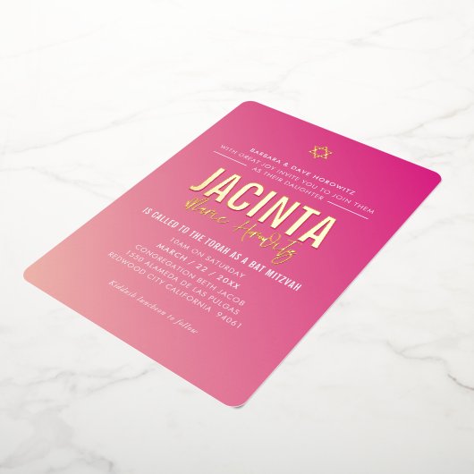 BAT MITZVAH moderne ster heldere roze gradiënt gou Folie Uitnodiging (Gedraaid)