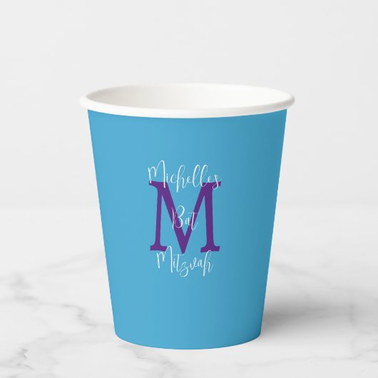 Bat Mitzvah Party Naam Paarse Monogram Sky Blue Papieren Bekers (Voorkant)