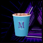 Bat Mitzvah Party Naam Paarse Monogram Sky Blue Papieren Bekers<br><div class="desc">KIES UW KLEUR en creëer uw eigen stijlvolle, gepersonaliseerde papieren beker voor een Bat Mitswa-feest of een andere gelegenheid. Deze stijl is standaard ingesteld op een hemelsblauwe achtergrond, een paarse monogram en een witte naam en tekst. U kunt eenvoudig een andere achtergrondkleur selecteren. Jij bent de ontwerper! Klassieke, elegante, moderne...</div>