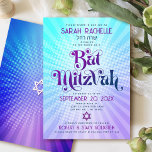 Bat Mitzvah Retro Boho Blauw Paarse Gradiënt Vet Kaart<br><div class="desc">Wees trots, verheug je en laat deze mijlpaal van je favoriete Bat Mitzvah zien met deze leuke boho retro, gepersonaliseerde uitnodiging! Leuke, trendy, gedurfde paarse en marineblauwe typografie met moderne sans serif typografie overlay een achtergrond van pop lichte turquoise en paarse ombre gradiënt stralen met witte stippen. Op de achterkant...</div>