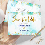 Bat Mitzvah Turquoise Waterverf Gold Script Girly Save The Date<br><div class="desc">Zorg ervoor dat al je vrienden en familieleden de mijlpaal van je dochter Bat Mitzvah kunnen vieren! Verzend dit verbluffende, moderne, dunne gouden neusfolie en glitter stippen en typografische manuscript tegen een turkooisachtergrond van de waterverf, gepersonaliseerd "sparen de Datum"aankondigingskaart. Uw douanebericht en extra gouden stippen op een turquoise achtergrond van...</div>