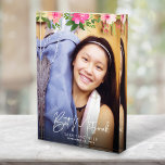 Bat Mitzvah Waterverf Floral Chic Script Keepomwil Fotoblokken<br><div class="desc">Wees trots, verheug je en laat deze mijlpaal van je favoriete Bat Mitzvah zien met dit verfijnde, gepersonaliseerde aandenken op maat gemaakte fotoblok! Een chique, prachtige, roze en perzik bloemige waterverf met witte scripttypografie en modern sans serif type overlay de foto van uw keuze. Personaliseer de aangepaste tekst met de...</div>