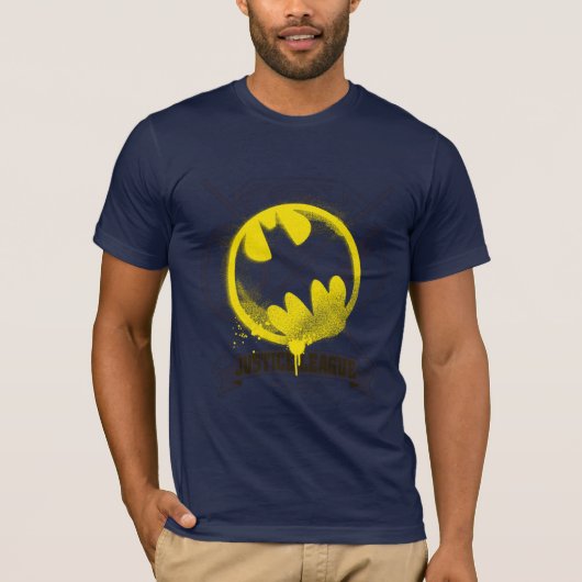 Bat Symbol over Justice League T-shirt (Voorkant)