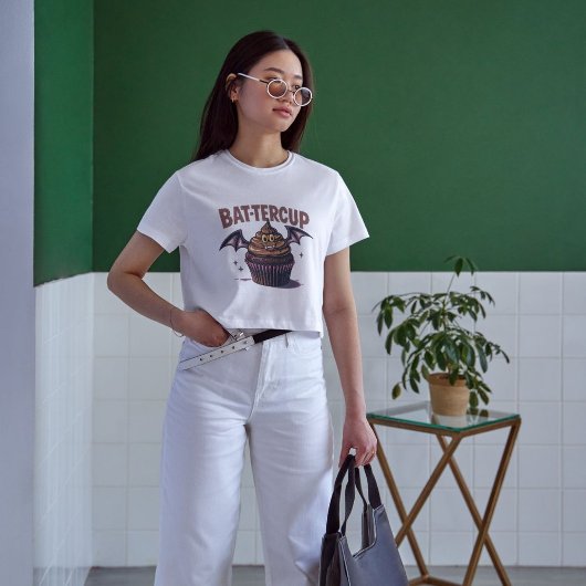 Bat-tercup Funny Halloween Cupcake Eten Pun T-shirt