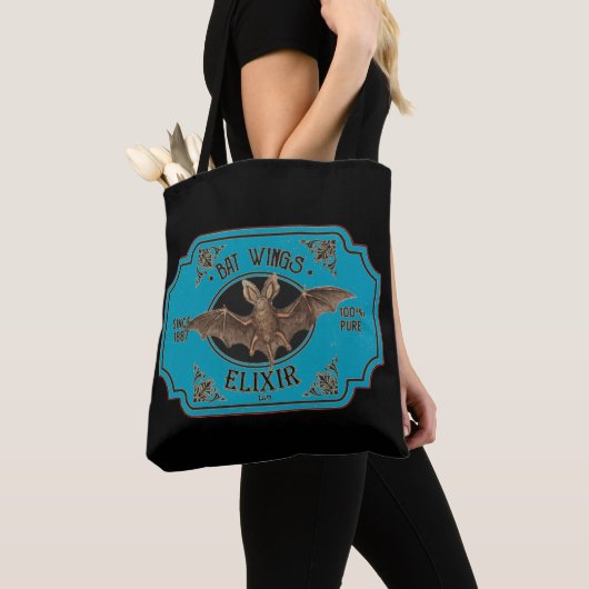 BAT WINGS ELIXIR grappige halloween Tote Bag (Dichtbij)