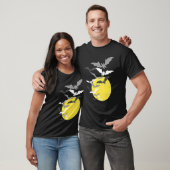 Bat-zwerm op volle maan t-shirt (Unisex)