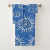 Bath Towel - Starburst Tiled on Blue Bad Handdoek (Insitu)