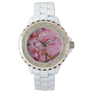 Bathed in Roze Japanse Cherry Blossom Horloge