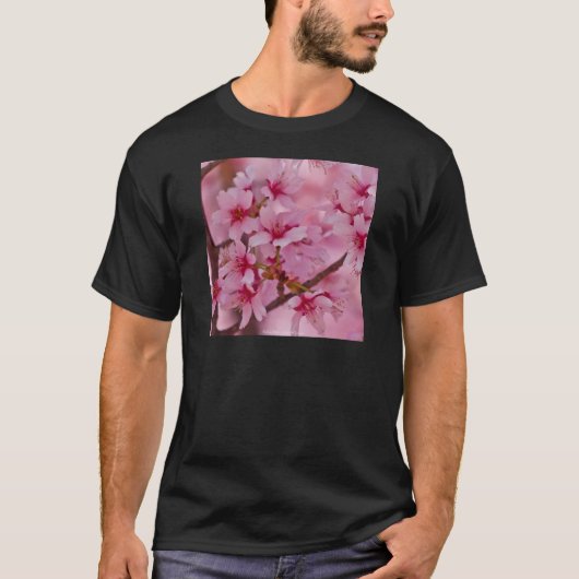 Bathed in Roze Japanse Cherry Blossom T-shirt (Voorkant)