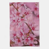 Bathed in Roze Japanse Cherry Blossom Theedoek (Verticaal)