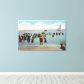Bathers aan de Beach Canvas Afdruk (Insitu (Houten vloer))