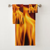 Bathroom-handdoekset, Flames op zwarte steunvloer Bad Handdoek (Insitu)