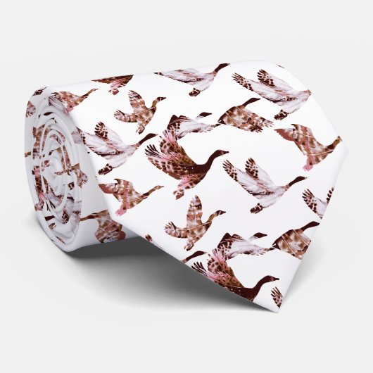 Batik Dusty Roos gans in Flight Waterfowl Animals Stropdas (Opgerold)