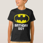 Batman | Birthday Boy - Naam & Leeftijd T-shirt<br><div class="desc">Wees er zeker van dat je uit de menigte kunt opvallen met dit geweldige Batman-verjaardagt T-shirt van DC Comics. Pas het t-shirt aan met uw leeftijd en naam. Niet alle superhelden draag kapen die je kent! Wees de superhelden die je altijd al wilde zijn.</div>