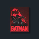 Batman Crimson Bat Signal Canvas Afdruk<br><div class="desc">Deze afbeelding toont een dramatische vertolking van Batman, gegoten tegen een grimmige, rode achtergrond die de gevaarlijke sfeer van Gotham weerspiegelt. Het stuk gaat over het silhouet van Batman, dat met een imposante houding uit de duisternis tevoorschijn komt en zijn rol als bewaker van de nacht onderstreept. Het vleermuissignaal doemt...</div>