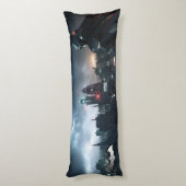 Batman die over de stad kijkt lichaamskussen (Achterkant (Verticaal))