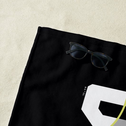 Batman Hi-Tech Naam Graphic Strandlaken (In situ)