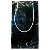 Batman met Batmobile in de regen Klein Cadeauzakje (Voorkant)