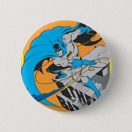 Batman Throws Batarang op Rooftop Ronde Button 5,7 Cm (Voorkant)