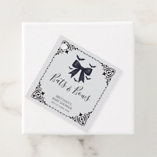 Bats and Bows Halloween Baby shower Bedankjes Labels (In situ)