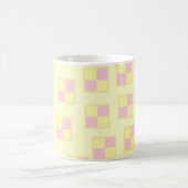 Battenburg Cake Pattern. Roze en geel. Koffiemok (Center)