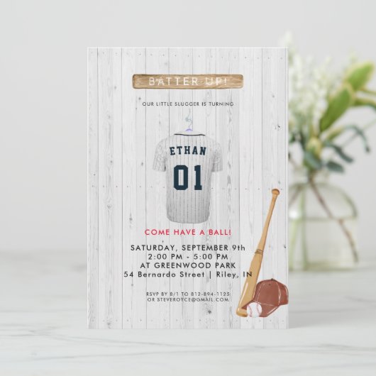 Batter up Baseball Birthday Uitnodiging (Staand voorkant)