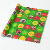 Bauble red green yellow patroon kerstfoto cadeaupapier (Uitgerold)