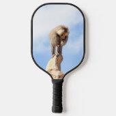 Baviaan aap op de top van een berg pickleball paddle (Achterkant)