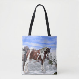 Bay and White Tobiano Paint Horse in de sneeuw Tote Bag