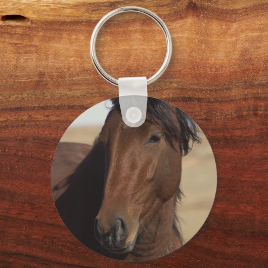 Bay Horse in Wind Sleutelhanger (Voorkant)
