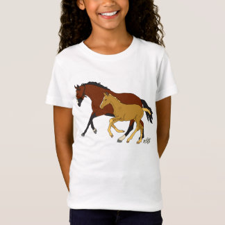 Bay met haar Colt T-Shirt