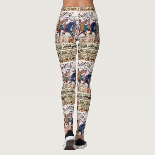 BAYEUX TAPESTRY 1066 NORMAN KNIGHTS AND ARCHERS LEGGINGS (Achterkant)