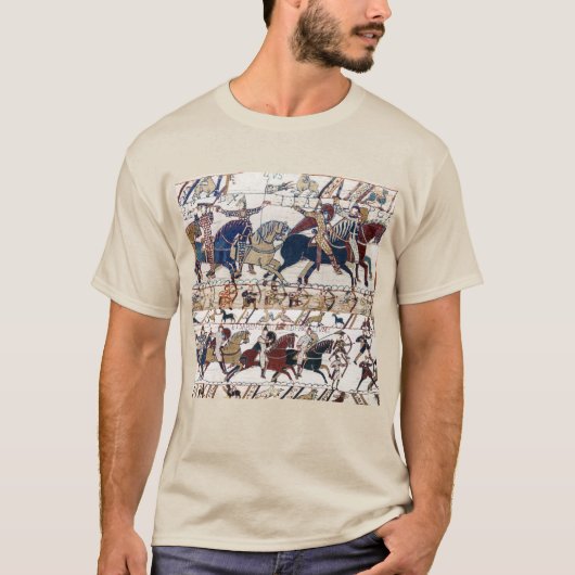 BAYEUX TAPESTRY 1066 NORMAN KNIGHTS AND ARCHERS T-SHIRT (Voorkant)