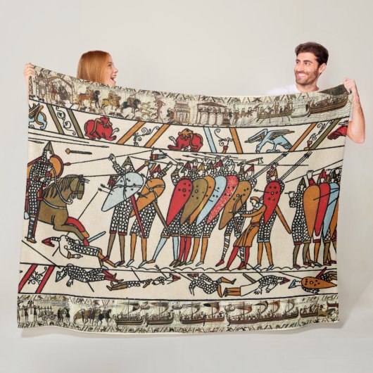 BAYEUX TAPESTRY BATTLE OF HASTINGS NORMAN KNIGHTS FLEECE DEKEN (In situ)