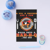 BBQ | Een varken en een kip lopen in een bar BBQ Flyer (Enkel)