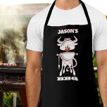 BBQ Grill Zwart Schort<br><div class="desc">Gepersonaliseerd zwart schort is voorzien van een BBQ grill met steerhorens en -poten. Perfect cadeau voor vaderdag of voor zijn verjaardag.</div>