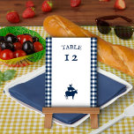BBQ Navy Blue Gingham bruiloft Kaart<br><div class="desc">thema trouwtafel nummerkaart in marineblauw en wit. Dit charmante rustieke ontwerp heeft  belettering en ambachtelijke plaid in marineblauw en wit met ontwerpelementen die geschikt zijn voor de achtertuin bbq om landelijke boerderijthema's. Het ontwerp en het tabelnummer zijn aan beide zijden bedrukt. Blader door mijn winkel voor een passend feestdecor.</div>