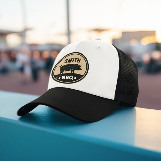  BBQ Zwart Tan Pig Logo Distressed Trucker Pet